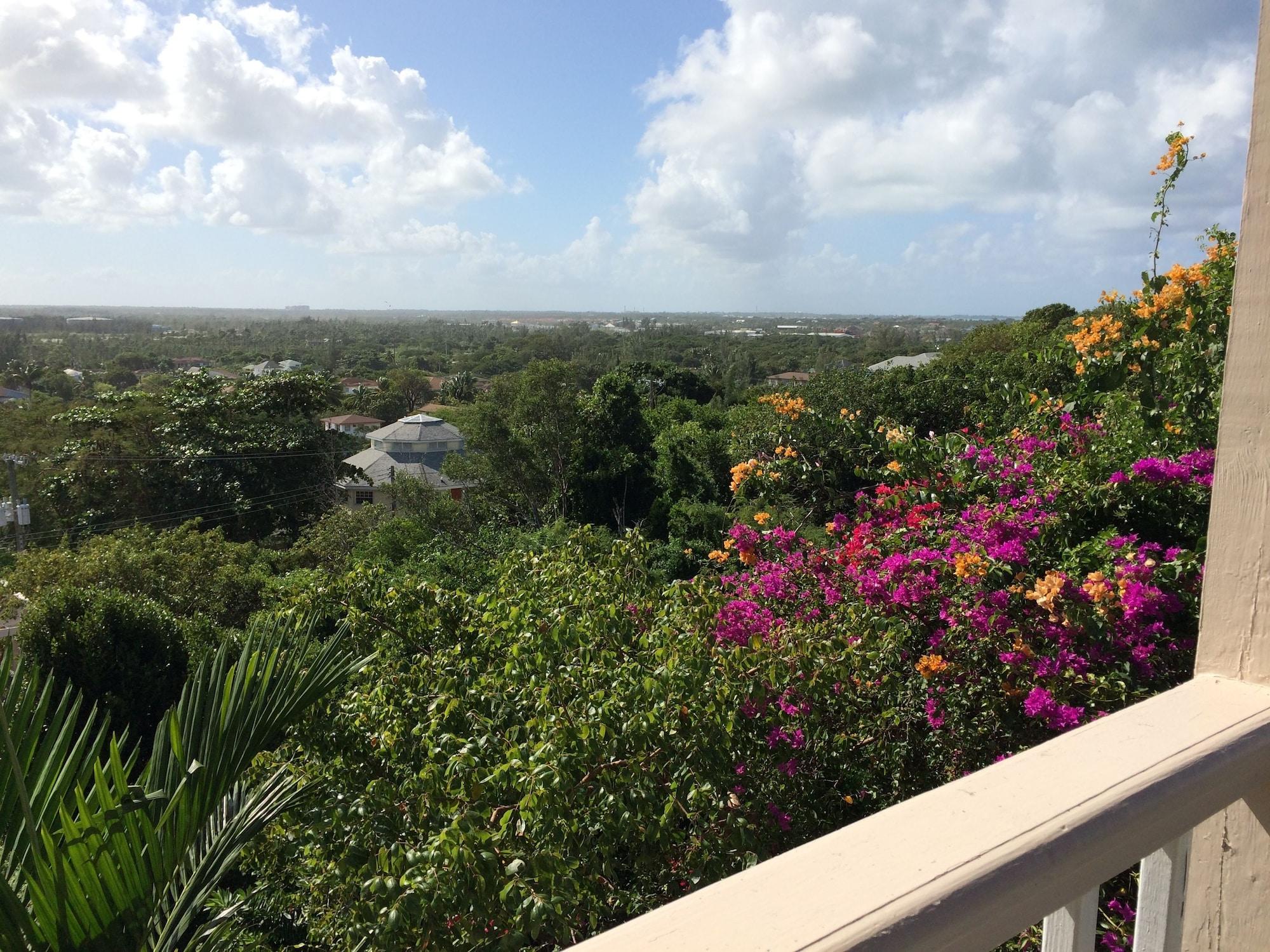A Stone'S Throw Away Hotel Nassau Buitenkant foto