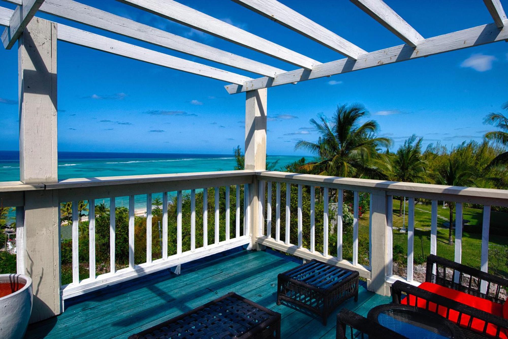 A Stone'S Throw Away Hotel Nassau Buitenkant foto