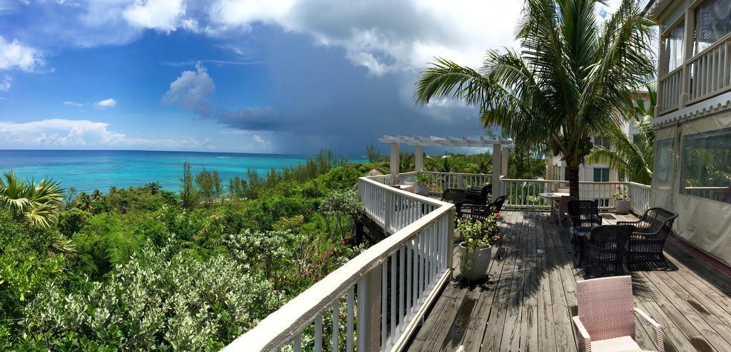 A Stone'S Throw Away Hotel Nassau Buitenkant foto