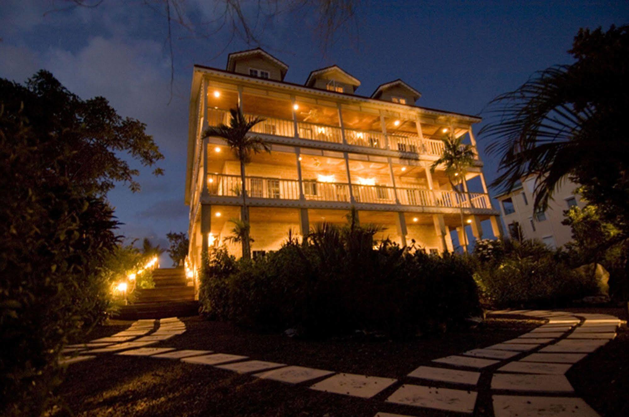 A Stone'S Throw Away Hotel Nassau Buitenkant foto