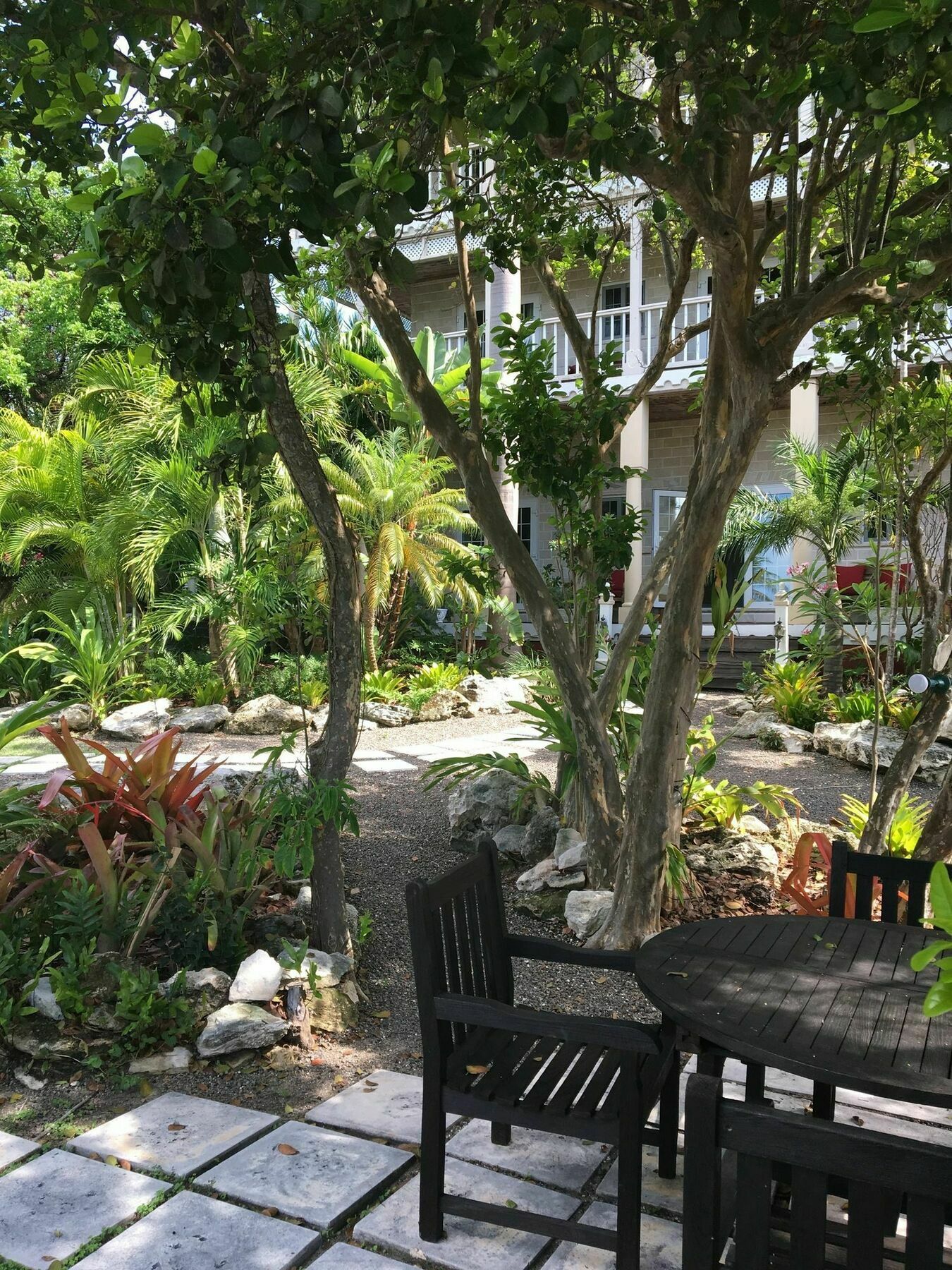 A Stone'S Throw Away Hotel Nassau Buitenkant foto