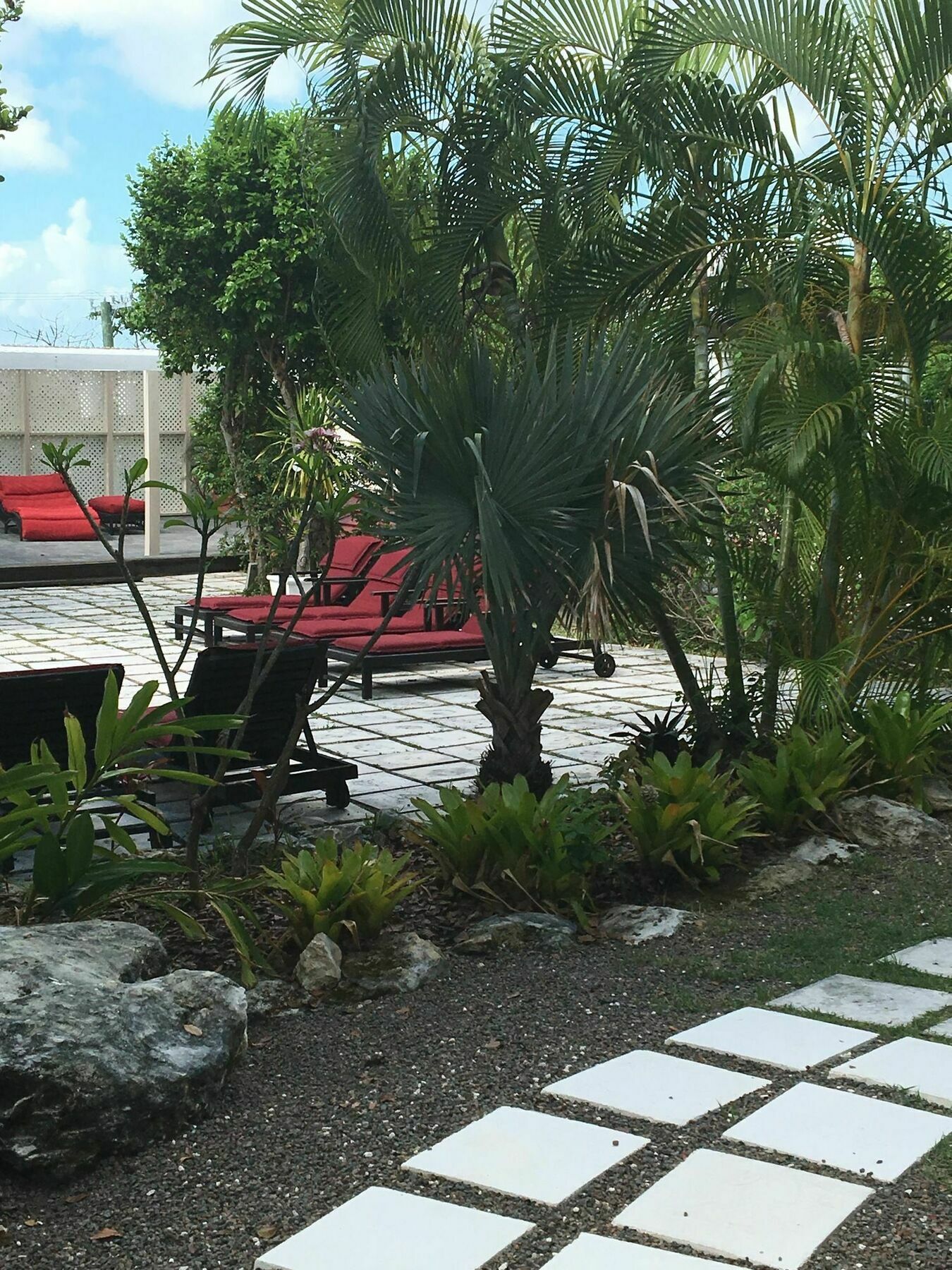 A Stone'S Throw Away Hotel Nassau Buitenkant foto