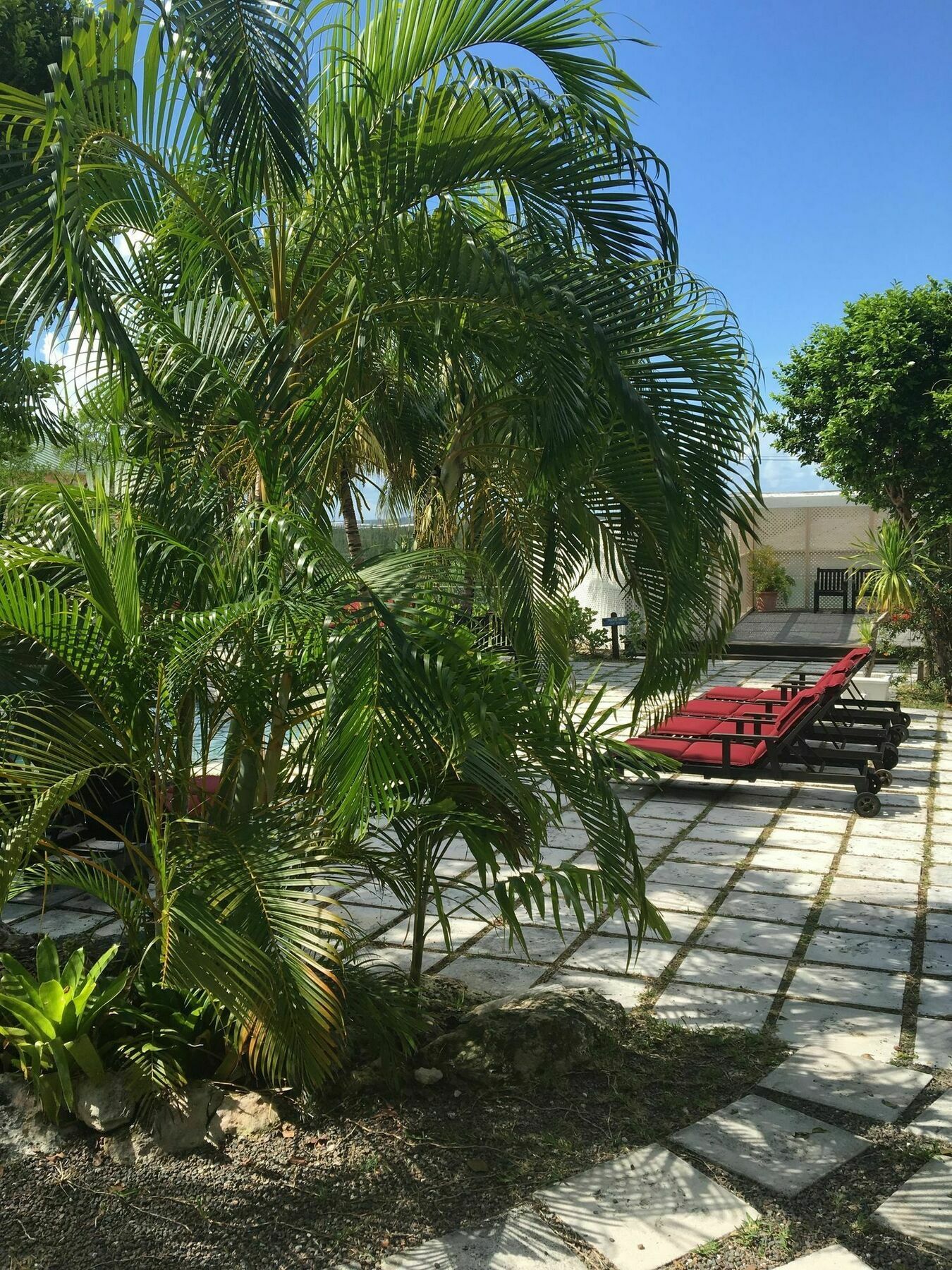 A Stone'S Throw Away Hotel Nassau Buitenkant foto